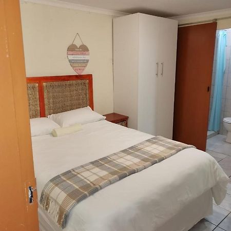 Lamavuso Guesthouse Krugersdorp Luaran gambar